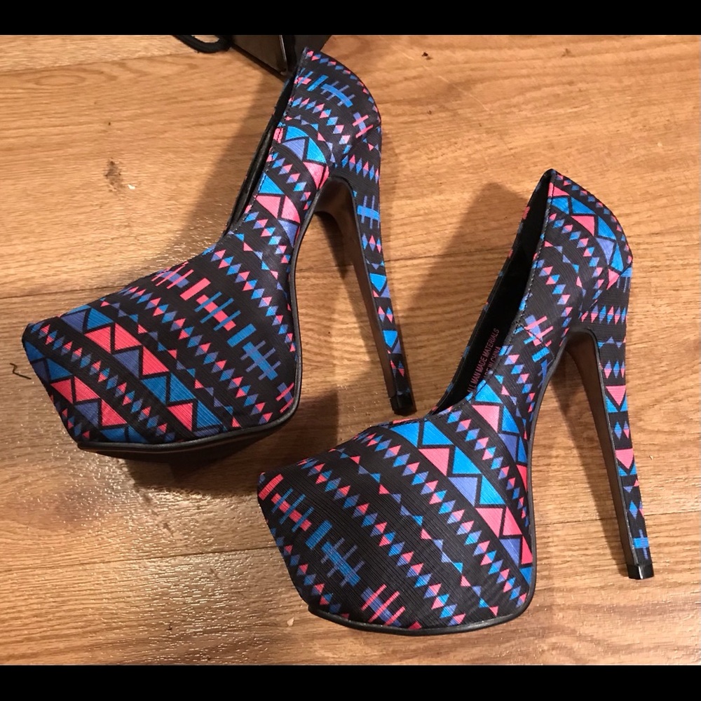 Heels - Picture 4 of 5